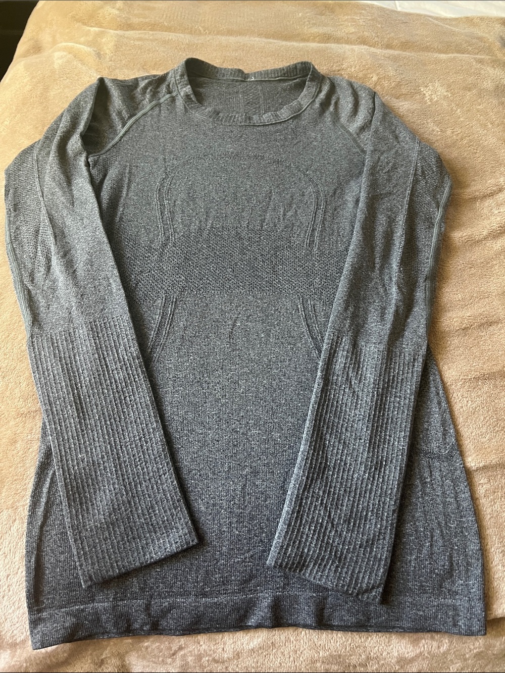 lululemon athletica Heather Charcoal Long Sleeve Thumbhole Top